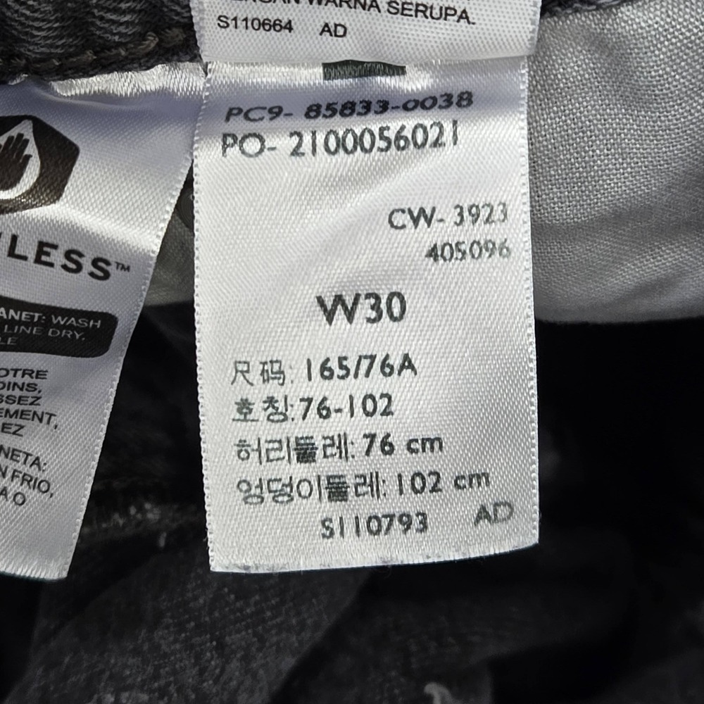 Levi's 501 Women Shorts W30 Black Denim Original Fit‎ Straight Leg Distressed - Picture 5 of 11